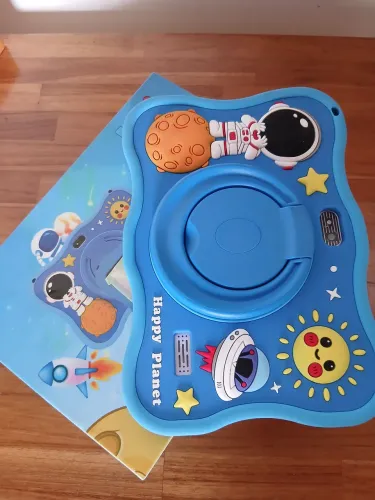 Tablet infantil- menino astronauta