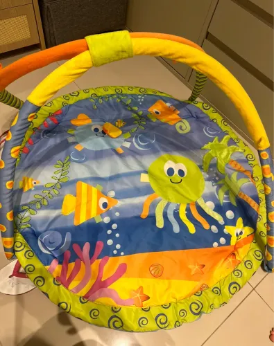 Tapete infantil - bebê brinquedo 