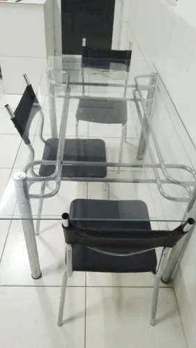 Mesa com 3 cadeiras