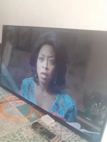 Televisão TCL 32 Polegadas,com problema na tela