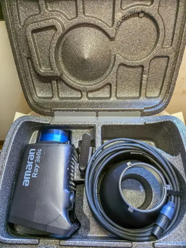 Iluminador Led Amaran Ray 360c luz contínua vídeo fotografia aputure 