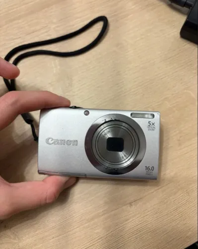 câmera digital canon a2300 16mp com bateria e carregador originais