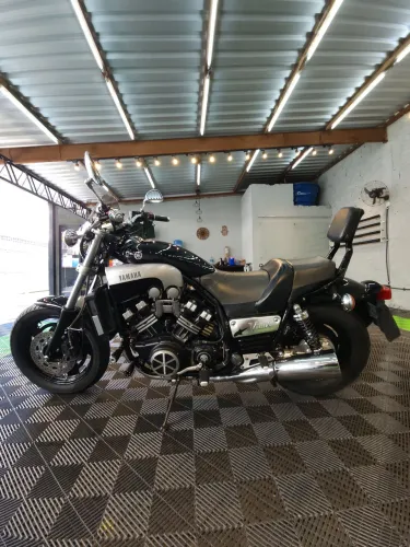 V-MAX 1,200 18.583 km 2° proprietário.