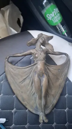Escultura de bronze vintage antiga