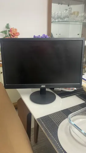 Monitores 17p semi novo. AOC e ACER.