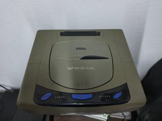 Sega Saturn Cinza japonês no estado