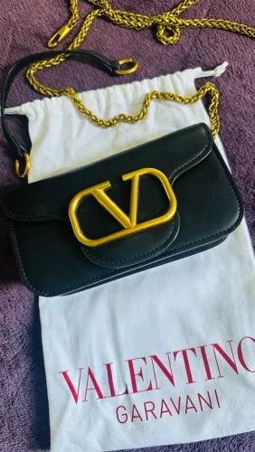Bolsa pequena Valentino primeira linha com dustbag preta com corrente dourada