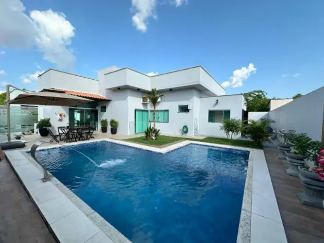 Casa Térrea Fino Acabamento 220m² c/ 4 Suítes Modulados e Climatizado no Ponta Negra II