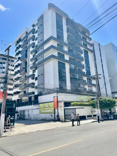 Imóvel para venda possui 132 metros quadrados com 3 quartos em Ponta Verde - Maceió - AL