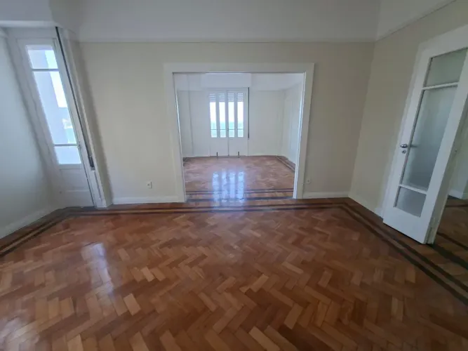 Apartamento para aluguel tem 120 metros quadrados com 3 quartos