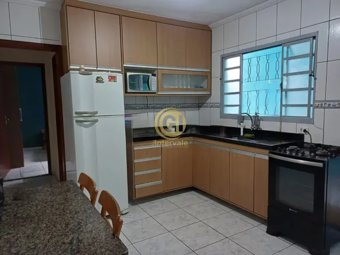 VENDO CASA COM 2 DORMITÓRIOS em Cidade Salvador - Jacareí - SP