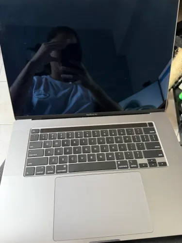 MACBOOK PRO 16
