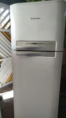 Geladeira 220v - Aceito Cartão