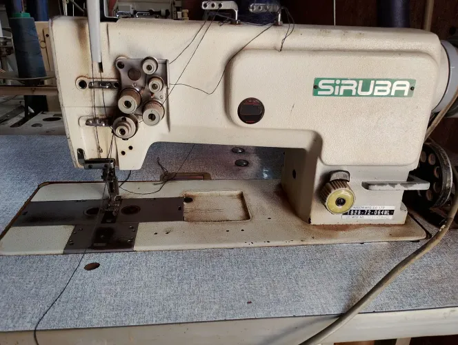 Máquina de costura industrial