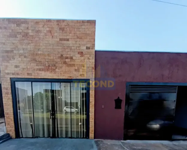 CASA COM SALÃO Á VENDA EM AVENIDA EM BADY BASSITT