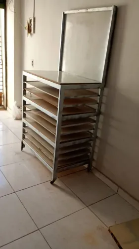Móvel para papéis em geral (cartolina...)