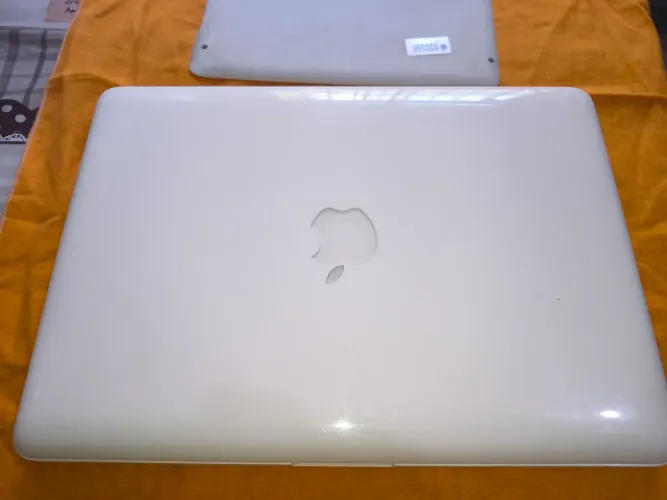 Vendo Macbook white 2010 para reparo leia o anuncio
