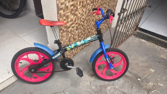 Bicicleta Caloi para criança