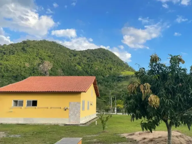 Casa para venda possui 1300 metros quadrados com 4 quartos