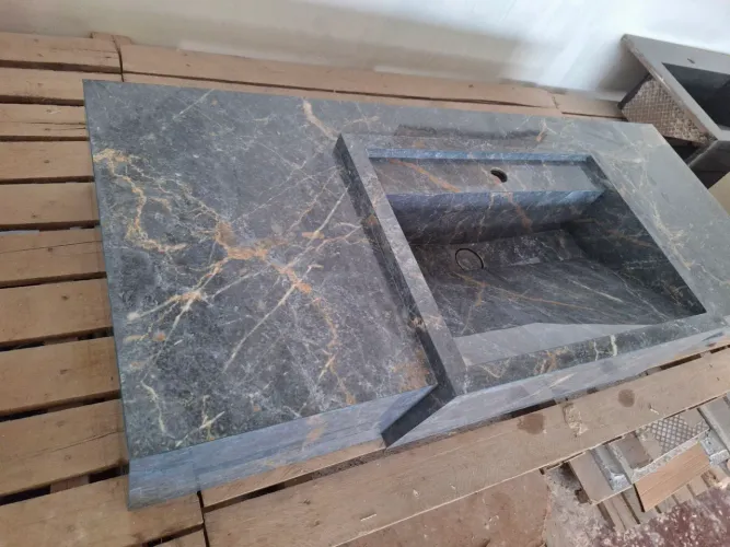 Belíssimo lavatório em porcelanato peça 120x50 valor apenas 800 reais