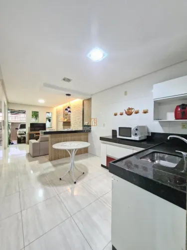 CASA A VENDA B. SANTA MARTA 03 QUARTOS, SUITE, SALA, COZINHA, VARANDAS, 03 VAGAS