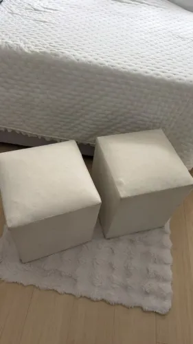 Pufe branco corino