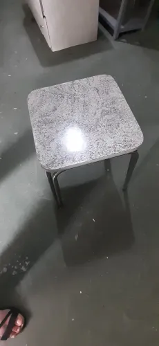 Conjunto de Banquinhos de ferro e assento de madeira