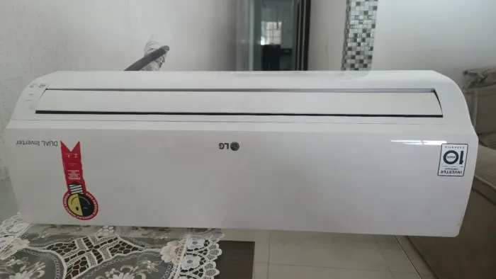 Ar condicionado LG semi novo 220 v 9K BTUS