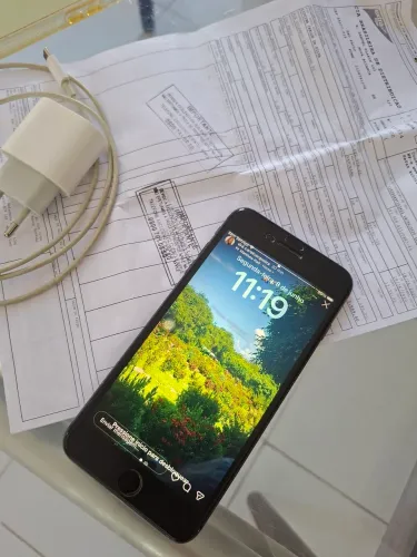 Celular iPhone 8 plus cinza espacial, 64gb , com nota fiscal, carregador original, pelicul