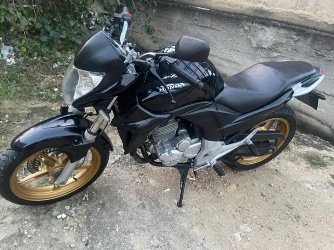 CB 300 Preta