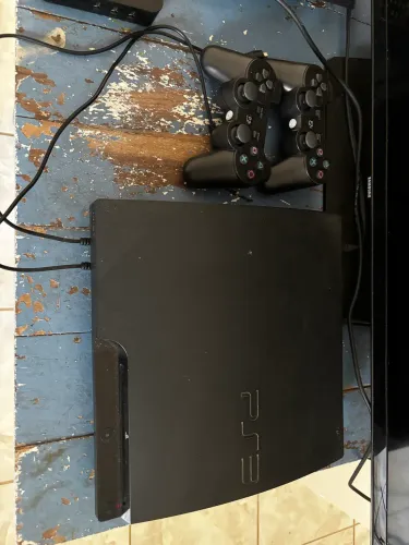 Jogos Play 3 e console com 2 controles