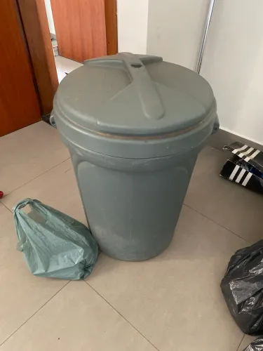 Baú com tampa
