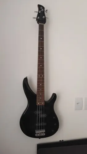 Contrabaixo Yamaha TRBX 174 preto 4 cordas