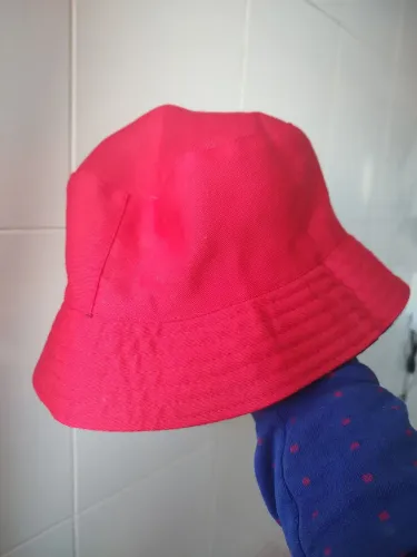 Chapéu Bucket Hat Dupla Face Preto E Vermelho Desapego