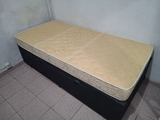 Box com colchão para solteiro