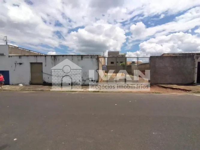 Cômodo comercial para locação no bairro Tocantins