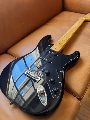 Guitarra Stratocaster Squier Vintage Modified (Classic Vibe antiga)