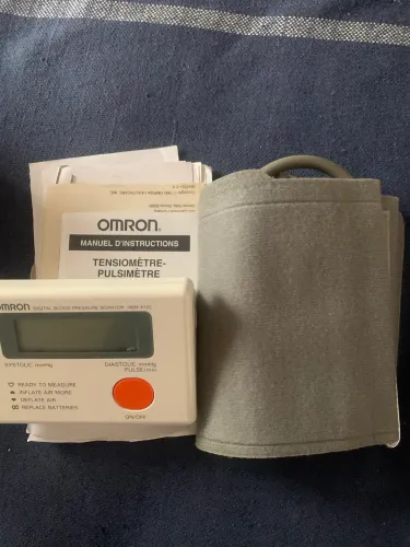 Aparelho medir pressão Omron Hem-412C