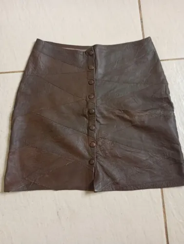 Saia de couro