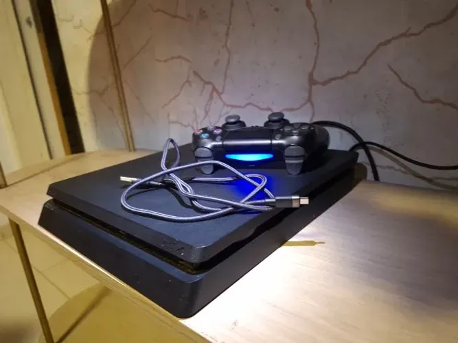 PlayStation 4 silim