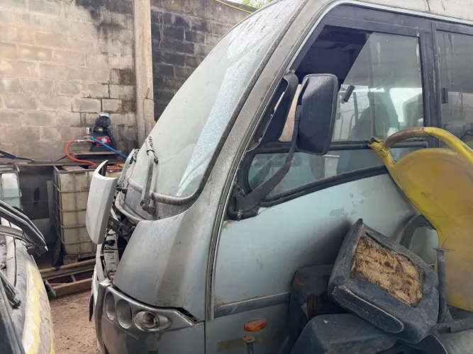 Micro Ônibus No Estado Que Se Encontram Mercedes e Volare