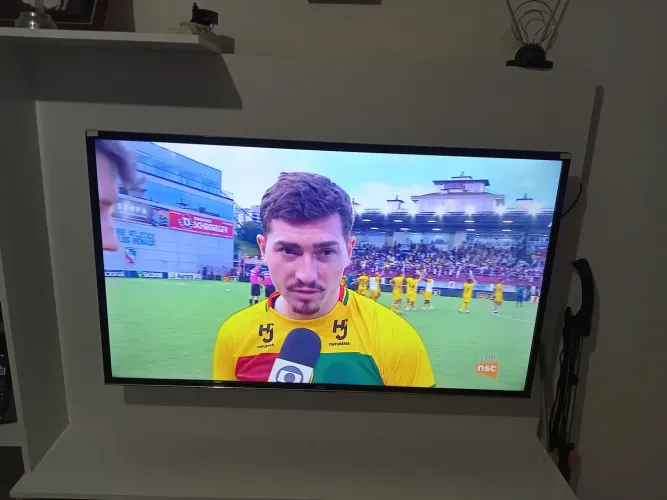 BARBADA VENDO TV TCL EM ÓTIMO ESTADO 48 POLEGADAS..