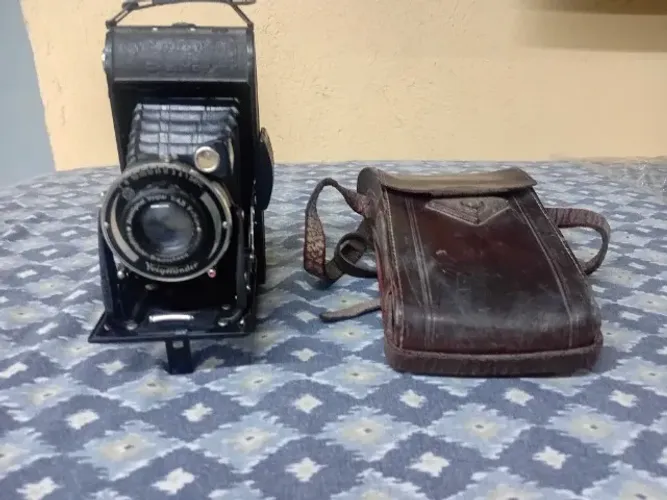 ANTIGA MAQUINA FOTOGRAFICA ALEMA VOITLANDER