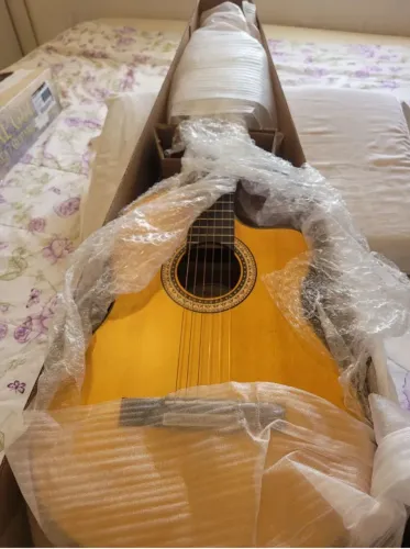 Violão Valencia VC404CET Nylon Semi-novo ? Regulado, Pestana e Rastilho em Osso