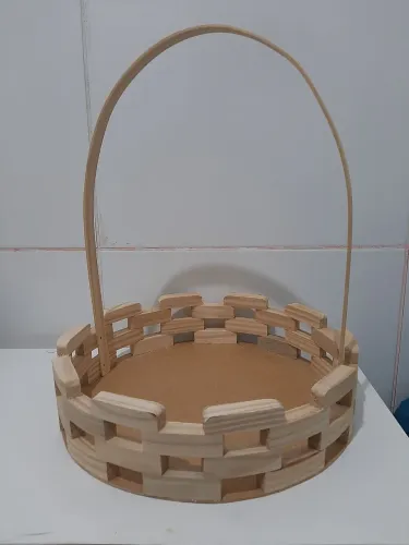 Cesta de madeira