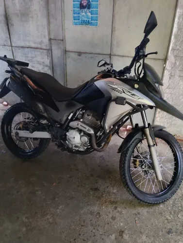 XRE 300 2018