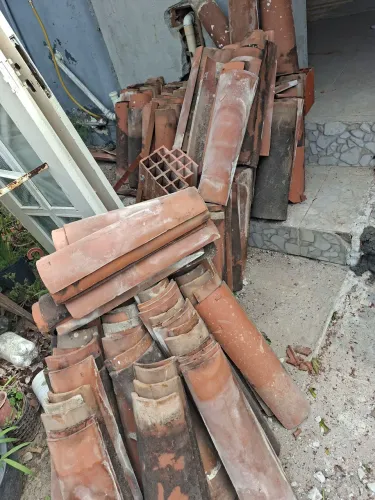 Telhas para doação