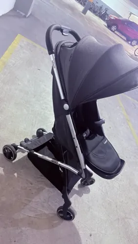 CARRINHO COM BB CONFORTO INFANTI SEMI NOVO