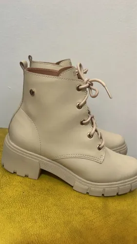 Bota ramarim super estilosa usada pouquíssimas vezes tamanho 37
