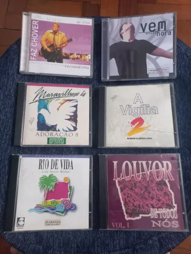 6 CDs de músicas gospel
